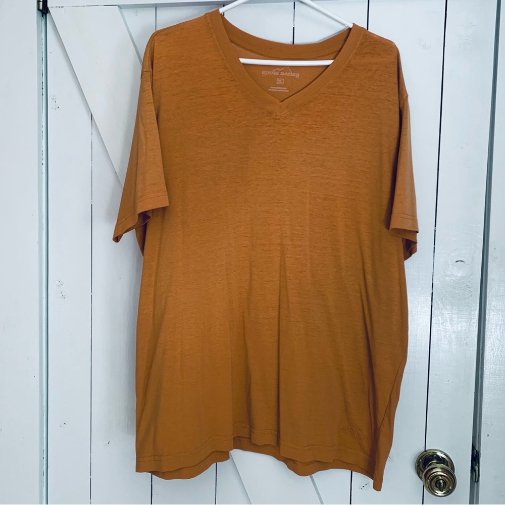 Men's Distressed T-Shirt Eddie Bauer V-Neck T-Shirt Tee Hiking Outdoors